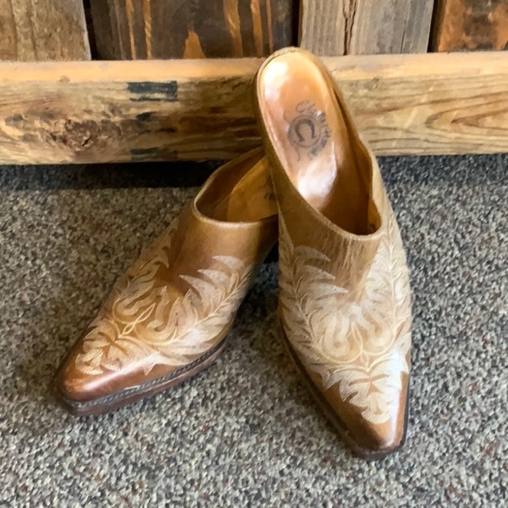 Women’s Charlie Horse Shoes Size 7B